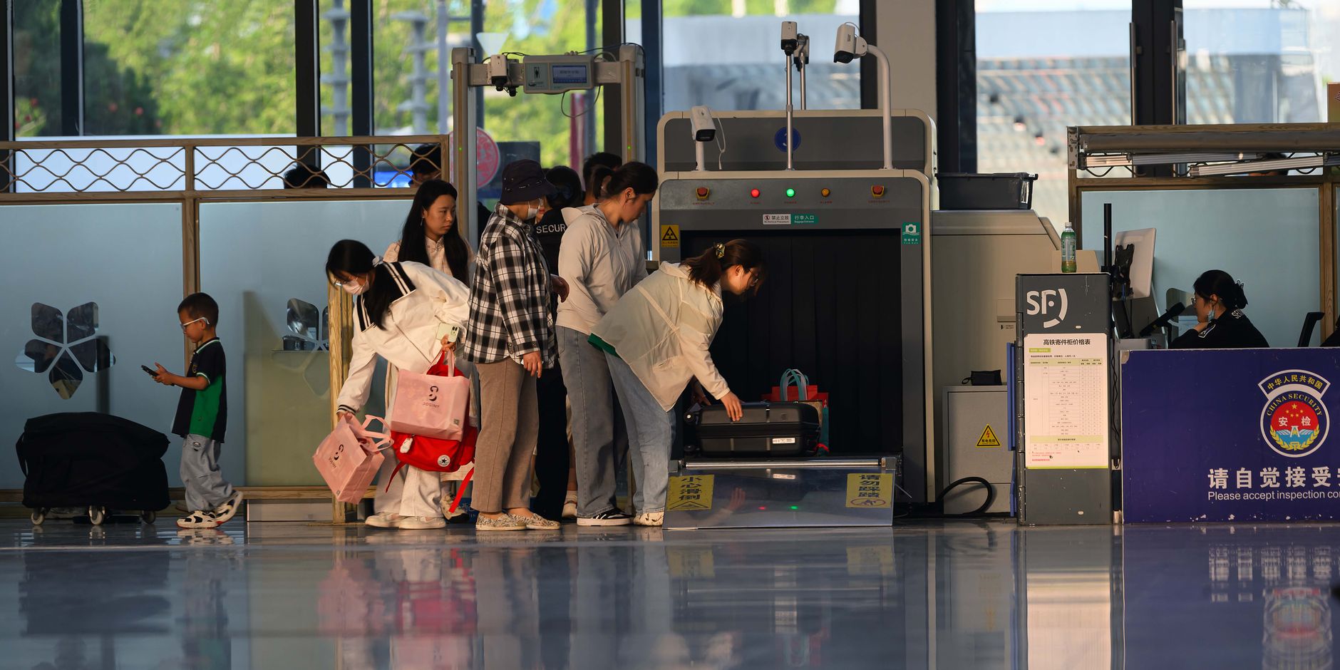TSA Rolls Back 9/11-Era Rules With New Gate Access Program